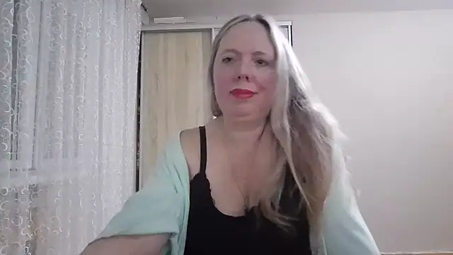 Snapshot of Irina3718 chatting on March 16, 2025, 4:45 pm Irina3718 online show from March 16, 2025, 4:45 pm
