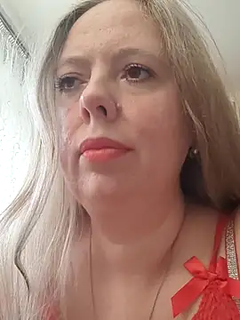 Snapshot of Irina3718 chatting on October 4, 2025, 1:01 pm Irina3718 online show from October 4, 2025, 1:01 pm