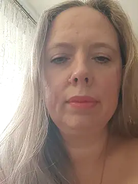 Snapshot of Irina3718 chatting on October 19, 2025, 11:46 am Irina3718 online show from October 19, 2025, 11:46 am