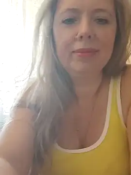 Irina3718 online show from November 21, 2025, 11:31 am