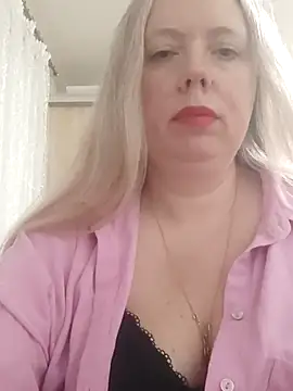 Snapshot of Irina3718 chatting on March 13, 2025, 8:22 pm Irina3718 online show from March 13, 2025, 8:22 pm