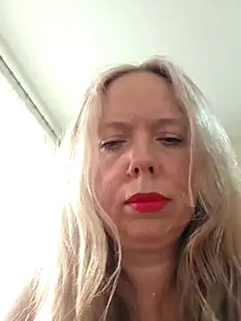Snapshot of Irina3718 chatting on April 2, 2026, 11:28 am Irina3718 online show from April 2, 2026, 11:28 am