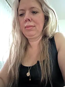 Snapshot of Irina3718 chatting on March 31, 2026, 2:52 pm Irina3718 online show from March 31, 2026, 2:52 pm