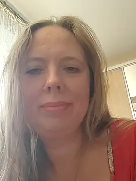 Snapshot of Irina3718 chatting on October 15, 2025, 1:30 pm Irina3718 online show from October 15, 2025, 1:30 pm