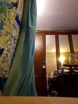 AntonyXsmile online show from April 21, 2026, 12:23 pm