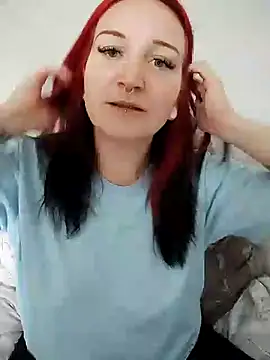 Snapshot of TiffiChantiT2 chatting on October 7, 2025, 10:16 am TiffiChantiT2 online show from October 7, 2025, 10:16 am