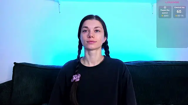 Eva McCoy online show from December 3, 2025, 9:31 am