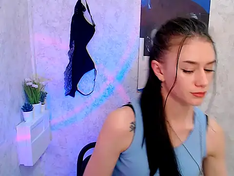 Snapshot of LanaTey chatting on December 14, 2025, 10:04 pm LanaTey online show from December 14, 2025, 10:04 pm