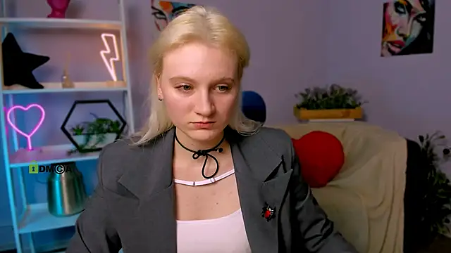 madam uliis online show from March 18, 2025, 1:12 pm