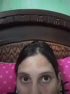 VictoriaLuxe online show from October 29, 2025, 1:15 am