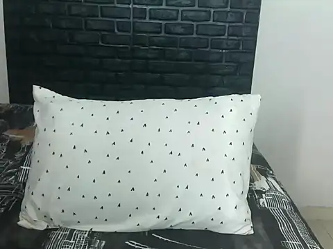 clover cams1874 online show from December 3, 2025, 7:57 pm