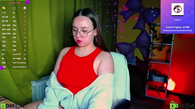 Snapshot of Lilysweet13 chatting on April 25, 2026, 9:56 pm Lilysweet13 online show from April 25, 2026, 9:56 pm