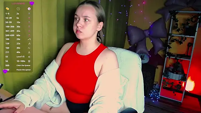 Snapshot of Lilysweet13 chatting on May 28, 2026, 6:03 pm Lilysweet13 online show from May 28, 2026, 6:03 pm