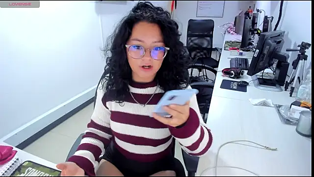 jenn cg online show from November 3, 2025, 7:39 pm