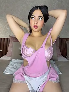 alisonnwalker2025 online show from May 20, 2026, 12:24 pm