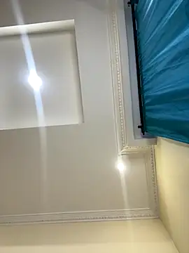 Ivelleee  online show from November 20, 2025, 10:42 pm