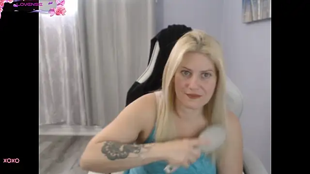 Snapshot of BellaStar84 chatting on September 18, 2025, 12:30 pm BellaStar84 online show from September 18, 2025, 12:30 pm