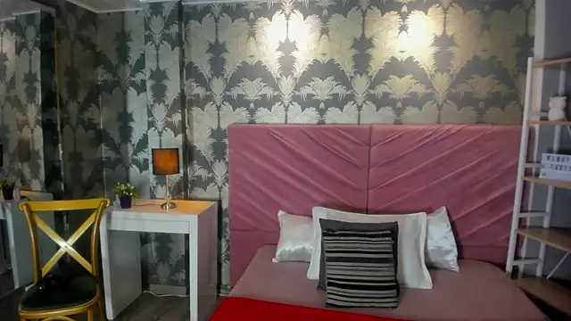 Karin Ks online show from October 24, 2025, 7:24 pm