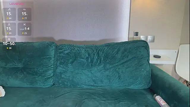 bunnyclide  online show from December 5, 2025, 9:19 am