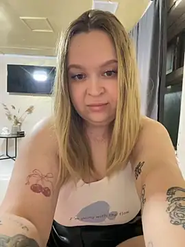 IMHORNYWET online show from September 9, 2025, 5:33 pm