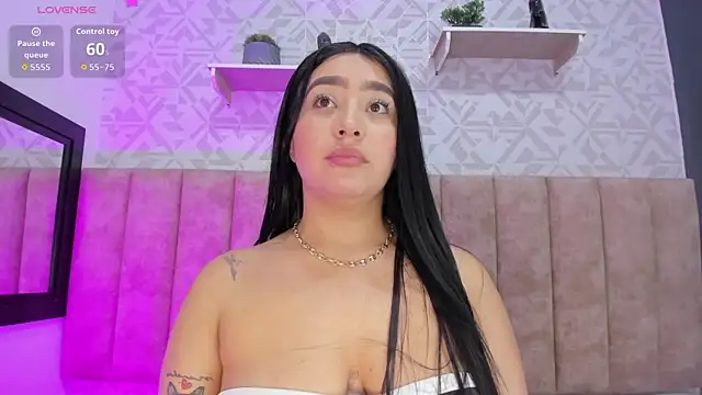 MelinaCruz online show from November 1, 2025, 4:30 am