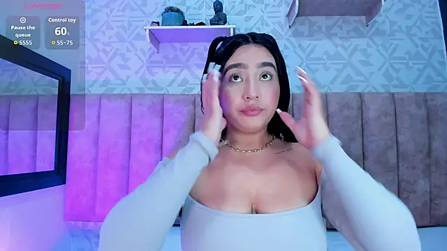 MelinaCruz online show from October 9, 2025, 4:35 am