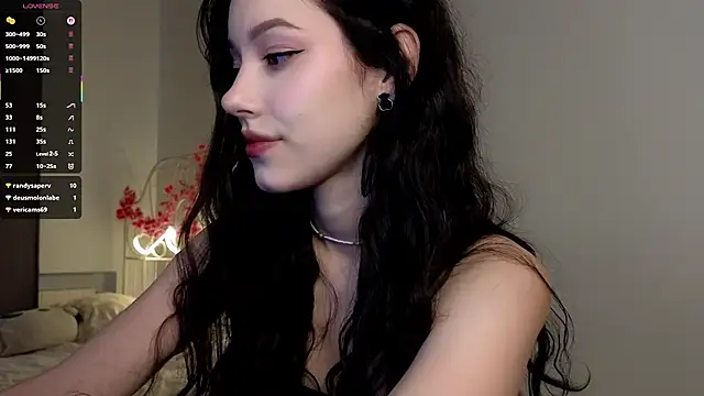 glamourr online show from November 14, 2025, 9:35 am