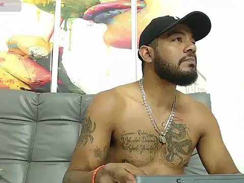 Snapshot of BladeFoxxx1 chatting on October 21, 2025, 4:12 am BladeFoxxx1 online show from October 21, 2025, 4:12 am