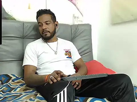 Snapshot of BladeFoxxx1 chatting on September 13, 2025, 6:02 am BladeFoxxx1 online show from September 13, 2025, 6:02 am