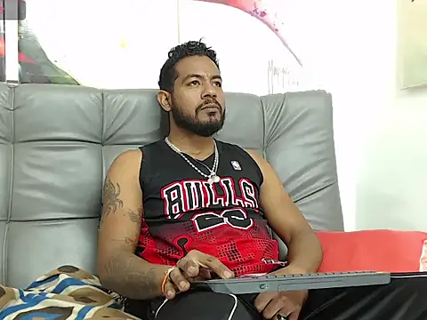 Snapshot of BladeFoxxx1 chatting on September 17, 2025, 10:28 am BladeFoxxx1 online show from September 17, 2025, 10:28 am