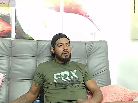 Snapshot of BladeFoxxx1 chatting on October 4, 2025, 9:00 am BladeFoxxx1 online show from October 4, 2025, 9:00 am