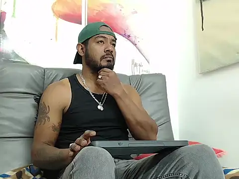 Snapshot of BladeFoxxx1 chatting on September 29, 2025, 12:44 pm BladeFoxxx1 online show from September 29, 2025, 12:44 pm