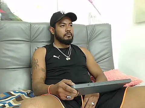 Snapshot of BladeFoxxx1 chatting on October 2, 2025, 12:41 pm BladeFoxxx1 online show from October 2, 2025, 12:41 pm