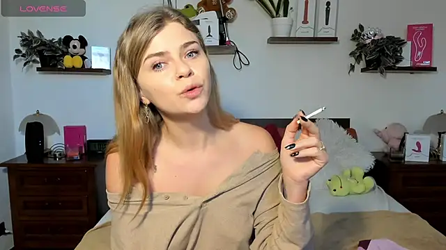 HaleyReedme online show from November 18, 2025, 8:06 am