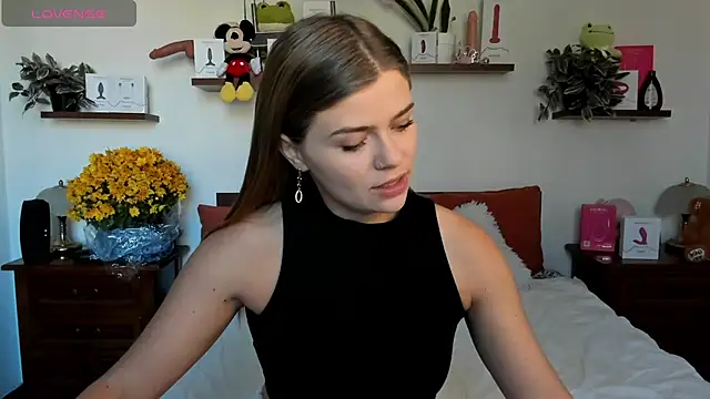 HaleyReedme online show from November 5, 2025, 7:44 am