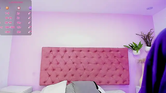 Snapshot of karol_white_ chatting on March 16, 2025, 4:09 am karol white online show from March 16, 2025, 4:09 am