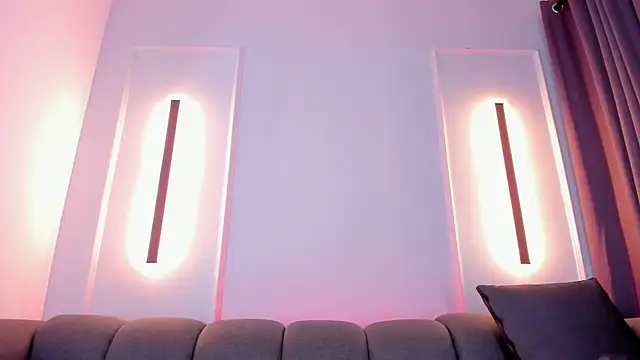 Snapshot of karol_white_ chatting on March 22, 2025, 7:04 am karol white online show from March 22, 2025, 7:04 am