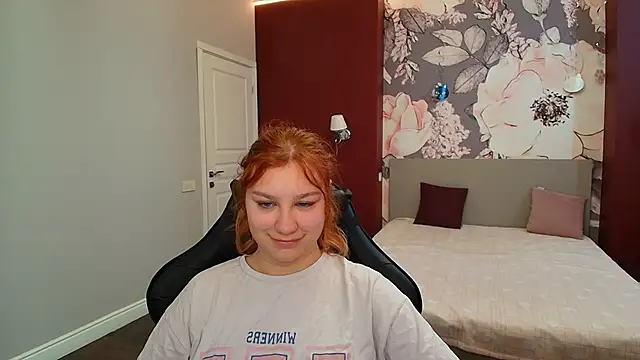 AngelinaLow online show from June 5, 2026, 11:27 am
