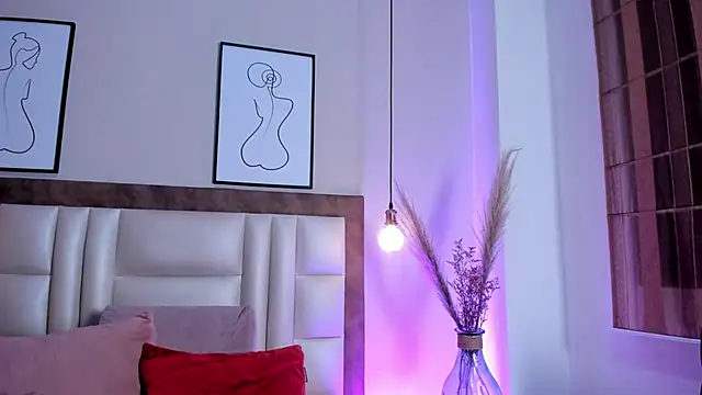 Snapshot of BeckyVidal chatting on December 18, 2025, 6:12 pm BeckyVidal online show from December 18, 2025, 6:12 pm