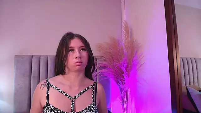 Snapshot of BeckyVidal chatting on November 28, 2025, 6:08 pm BeckyVidal online show from November 28, 2025, 6:08 pm