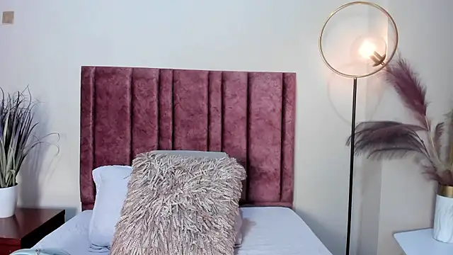 Snapshot of BeckyVidal chatting on February 12, 2026, 6:18 pm BeckyVidal online show from February 12, 2026, 6:18 pm