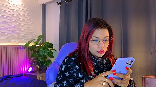 TiffanyWalk online show from November 4, 2025, 11:14 am