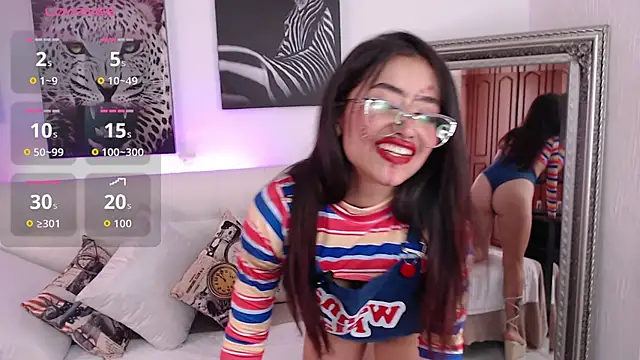 sophie-carter online show from October 31, 2025, 8:05 pm