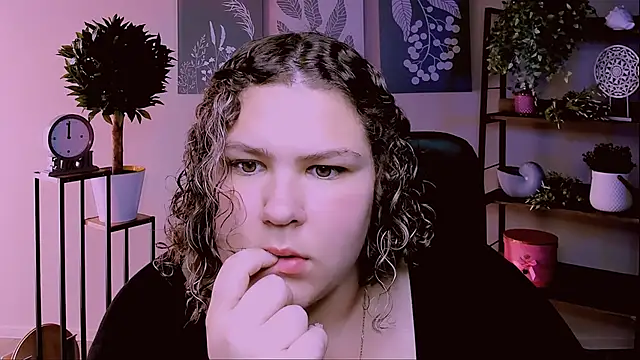 FlorenceAnderson online show from September 10, 2025, 9:08 am