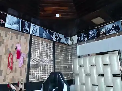 kriss sweetboobs10 online show from April 1, 2026, 12:50 pm