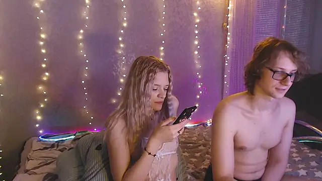 Your Horny Friends online show from February 8, 2026, 12:25 pm