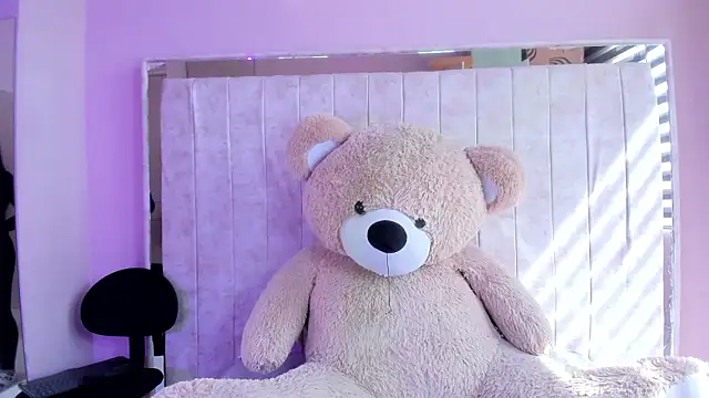 Snapshot of Alice_26_ chatting on February 25, 2026, 2:06 pm Alice 26 online show from February 25, 2026, 2:06 pm