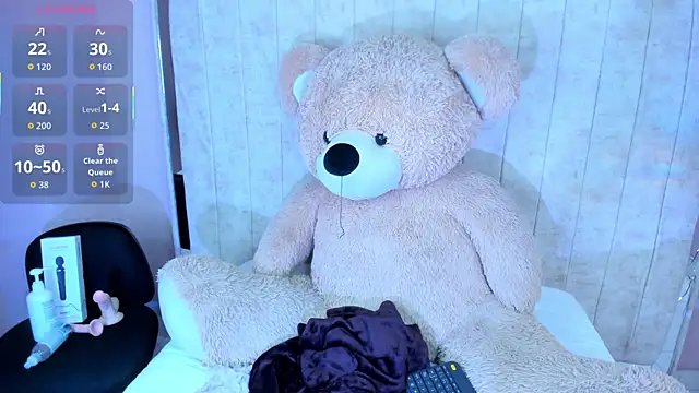 Alice 26  online show from November 13, 2025, 4:00 pm