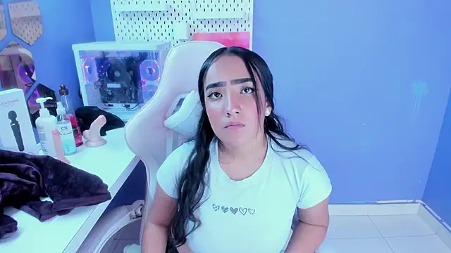 Snapshot of Alice_26_ chatting on February 2, 2026, 2:16 pm Alice 26 online show from February 2, 2026, 2:16 pm