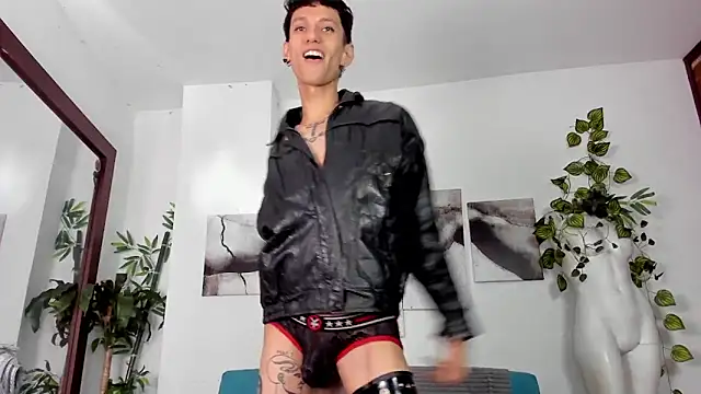 Snapshot of Giotrashy chatting on April 23, 2026, 2:51 pm Giotrashy online show from April 23, 2026, 2:51 pm